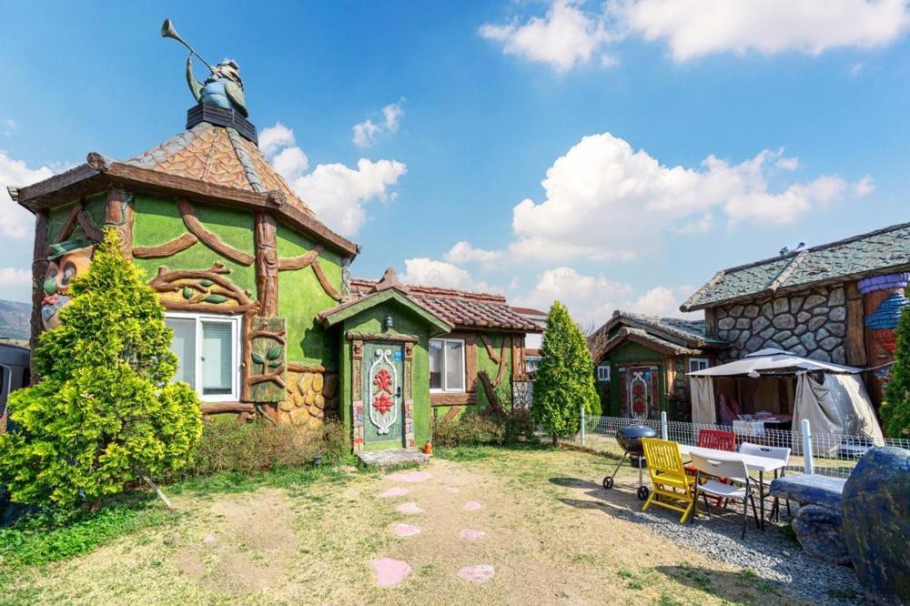 Lala Land Pet Friendly Pension Gyeongju Eksteriør billede