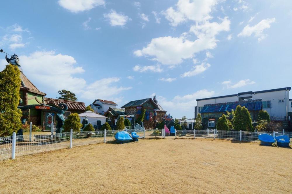 Lala Land Pet Friendly Pension Gyeongju Eksteriør billede