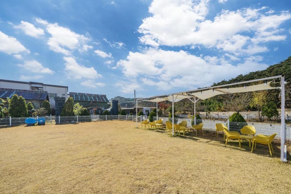 Lala Land Pet Friendly Pension Gyeongju Eksteriør billede