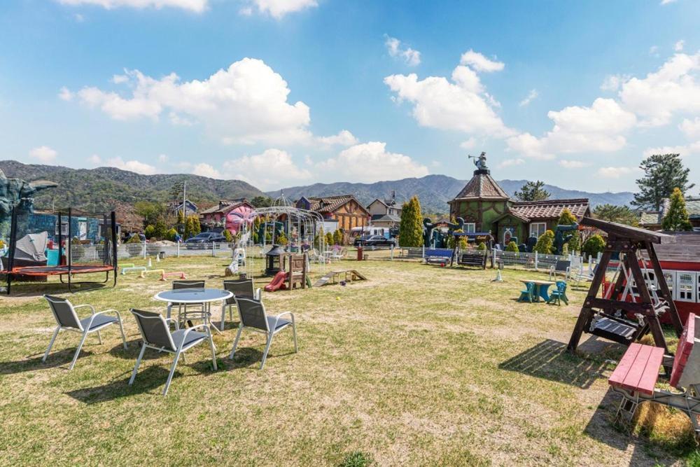 Lala Land Pet Friendly Pension Gyeongju Eksteriør billede